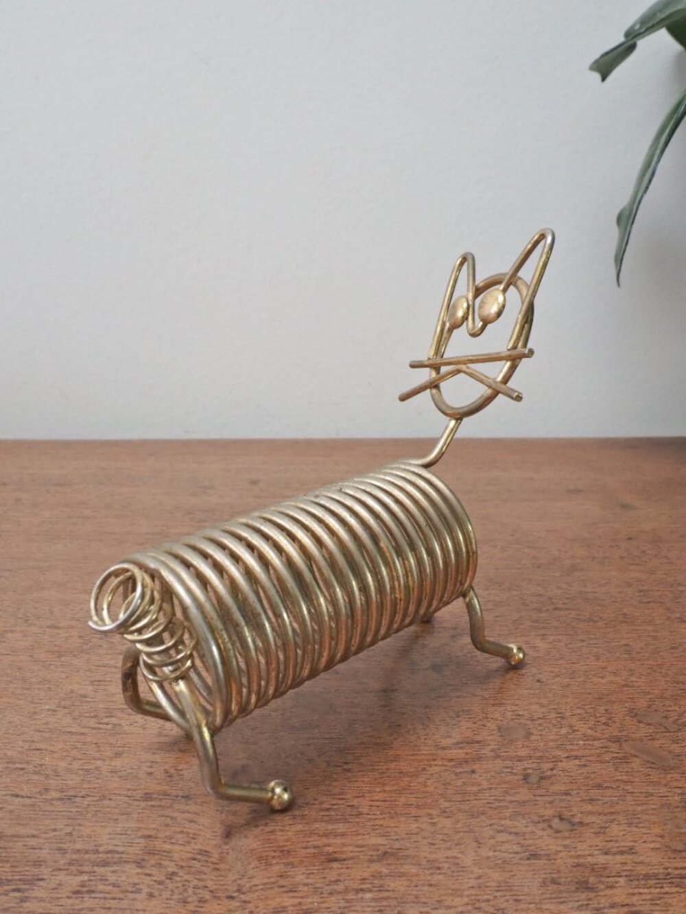 Vtg Brass Spiral Cat - Brass Spring Letter Holder - Desk Organizer - Picture 6 of 9